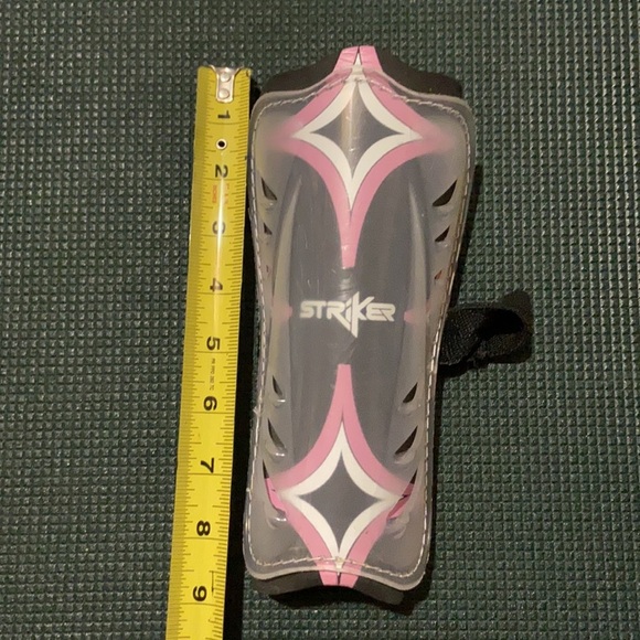 Youth shin guards ⚽️ - Picture 4 of 5